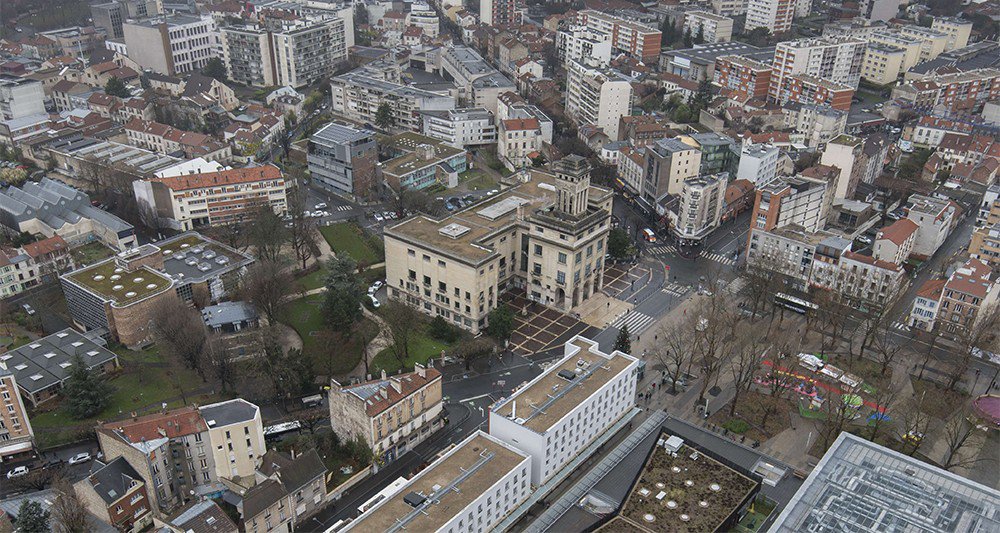 SLA_echos's tweet photo. Le renouvellement de l’éclairage permet de tester la télégestion et la technologie Lifi.
Les echos https://t.co/MZcB4uUarp https://t.co/aetw87rvGY