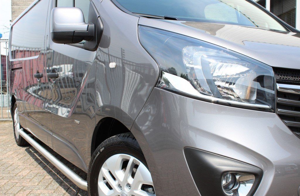 MuldersAutobedr's tweet photo. Op zoek naar een stoere Opel bedrijfswagen occasion? Bekijk eens deze Vivaro biturbo SPORT! Kom langs of kijk op: https://t.co/V34Dr5F55P https://t.co/mn9ZhvL4gd
