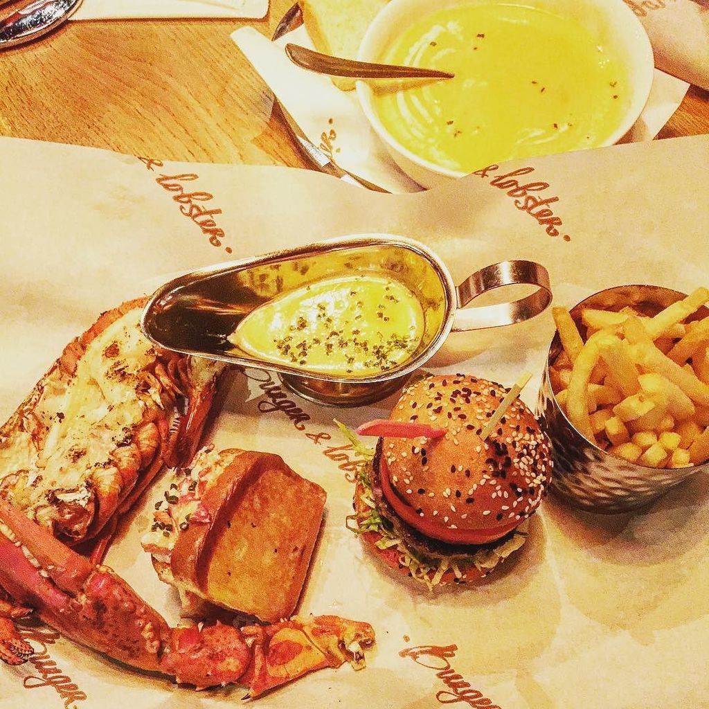 The full Ramadan Special Menu. AED 119
Honestly? It's enough for 2 people. 
Milkshake, soup, half-lobster, lobster… ift.tt/2qxQ1Uw