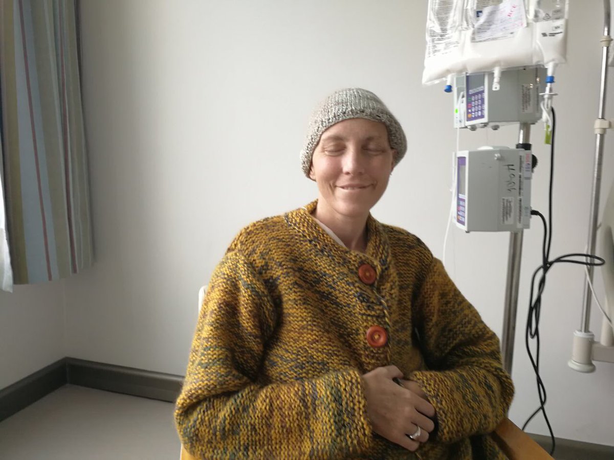 solbrinck's tweet image. Urgente! Por favor RT! Elisa Corcuera, enferma de cancer necesita dadores 0RH negativo clinica Indisa cc @Rh_Negativos