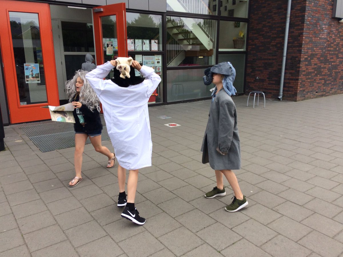 Waarom loopt gr.7b verkleed rond? Ze gaan een scène uit een prentenboek namaken! #IPC