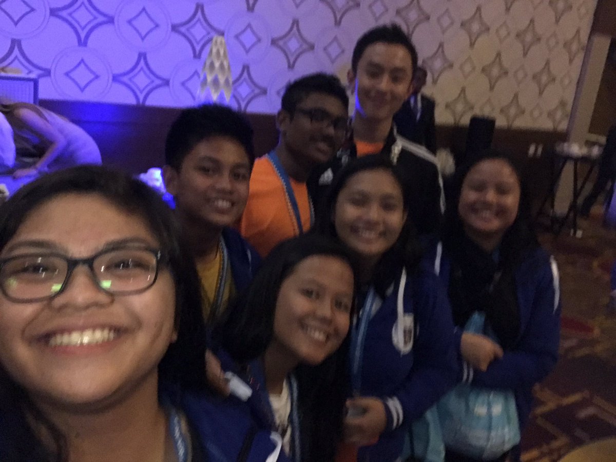 GloriaChezka's tweet photo. Student Pin Exchange 🌏
05/15/17 @JW Marriott, Downtown LA 🔥

#IntelISEF
#IntelISEF2017 https://t.co/QxtZyL07wG