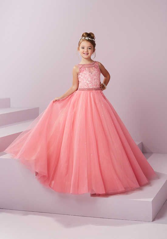 Flexsuits's tweet photo. Tag the bestie to whom you want to look like this
#flowergirl #minibride #flowergirls 
#flowergirldress #bride 🛒Now https://t.co/ItVCQaGxNm https://t.co/0Hi5D3ORLd