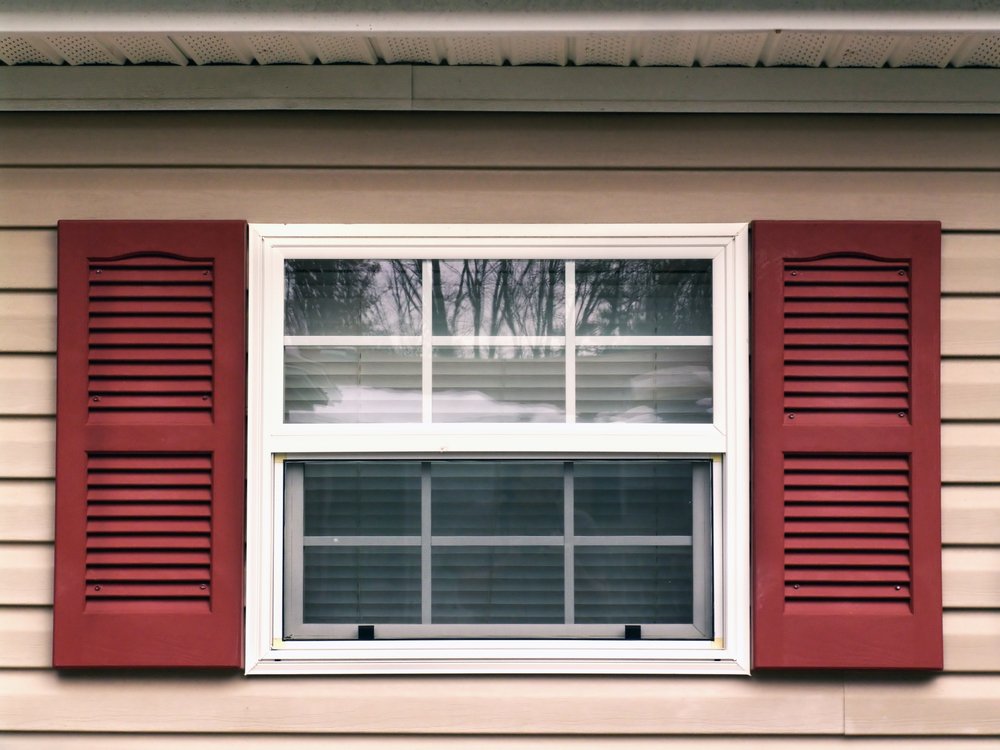 ArkRestServices's tweet image. Prior to a severe storm, tighten screws on shutters to prevent them from blowing off. #StormTips #StormDamage