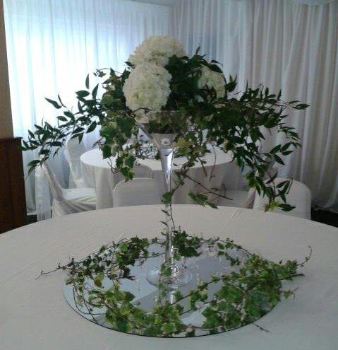 VisionsPlastics's tweet photo. Getting married! Table decorations using silver acrylic mirror. #acrylicmirror #silvermirror https://t.co/Nl7ymUYQoq https://t.co/vio0SU8cga