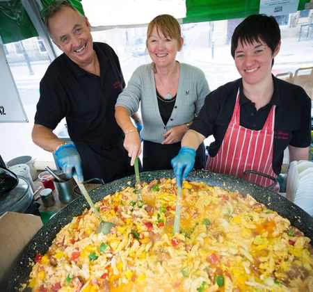 Food Glorious Food! <a href="/FlyerRochdale/">The Flying Horse</a> @TheBaumRochdale <a href="/CockaDoodleMooo/">CockaDoodleMoo</a> <a href="/artcaferochdale/">The Art Cafe</a> <a href="/QuirkyCatering/">Quirky Catering Co</a> <a href="/RegalMoonJDW/">Regal Moon</a> 
rochdaletowncentre.co.uk/news/food-glor…