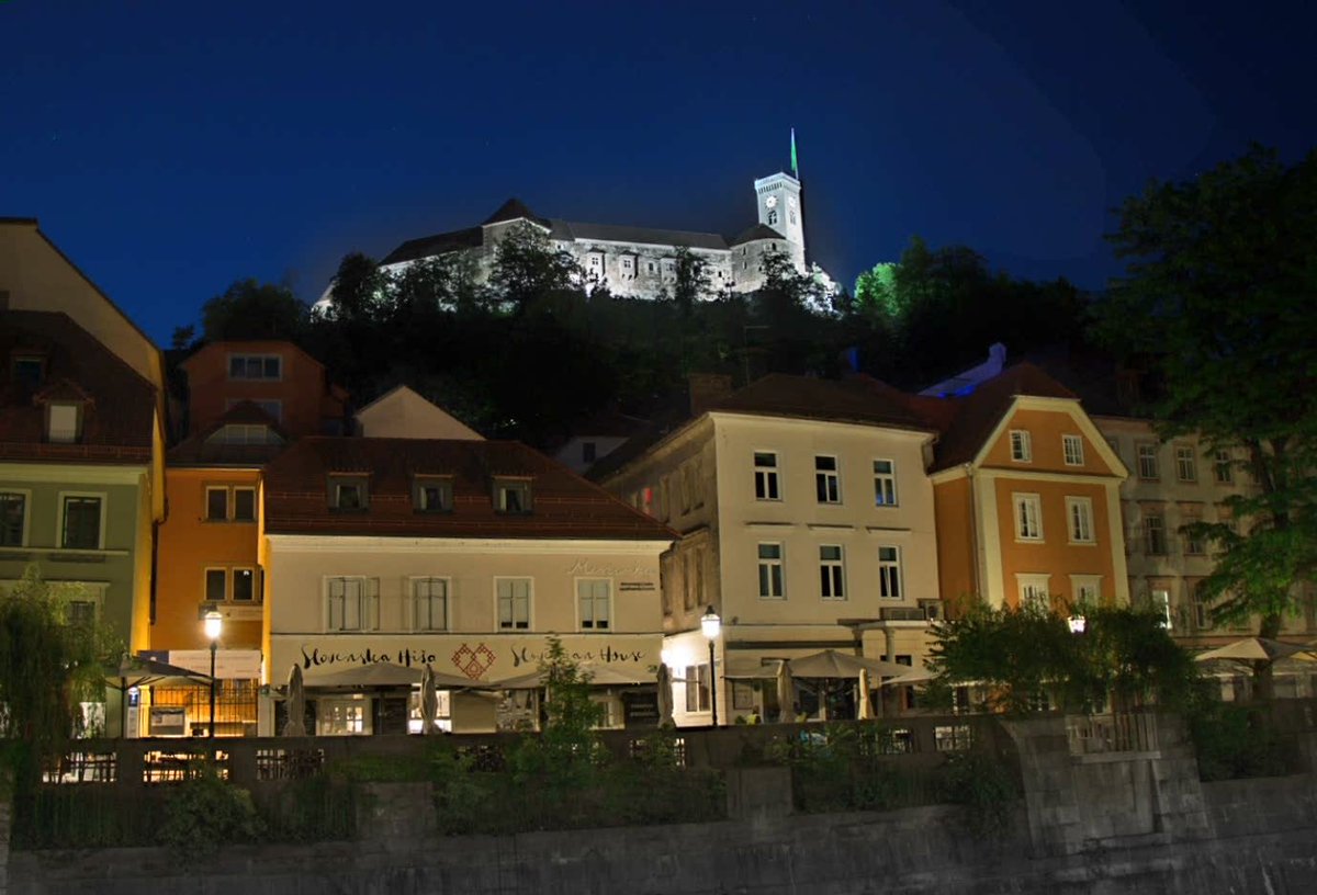 speirzy29's tweet photo. Ljubljana by light. https://t.co/BIgz7rPjaY