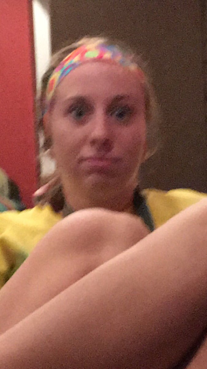 nikkigilani's tweet photo. HBD @emily_lindaman hope you have a great day! 🎉🎉😏🌚 https://t.co/4e3tTlWsGH