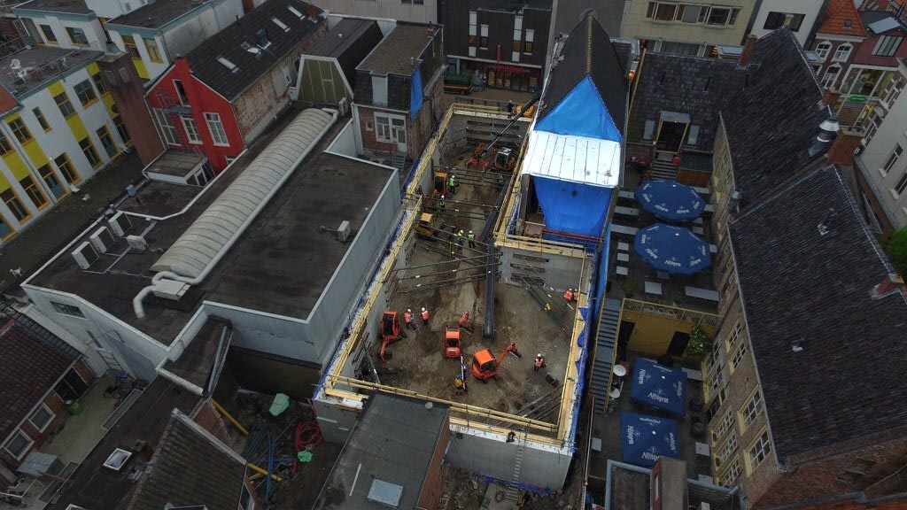 Het afgraven van de kelder van ons project in de #Herestraat in <a href="/gem_groningen/">Gemeente Groningen</a> is begonnen! #afzinkprincipe