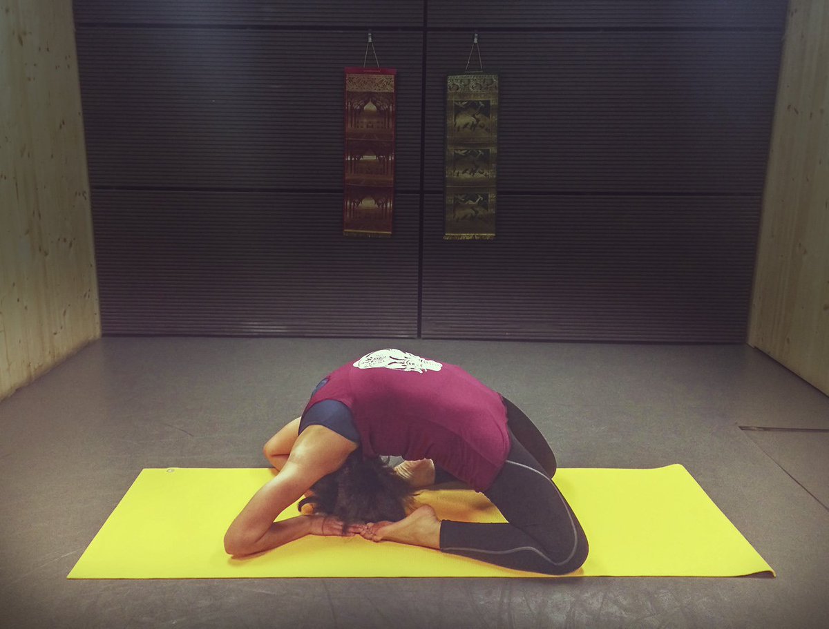 uponup_paris's tweet photo. 10 conseils pour réussir son cours de #yoga par une prof : https://t.co/Nx73X5BzBb #YogaDay https://t.co/xsKcXvlqJy