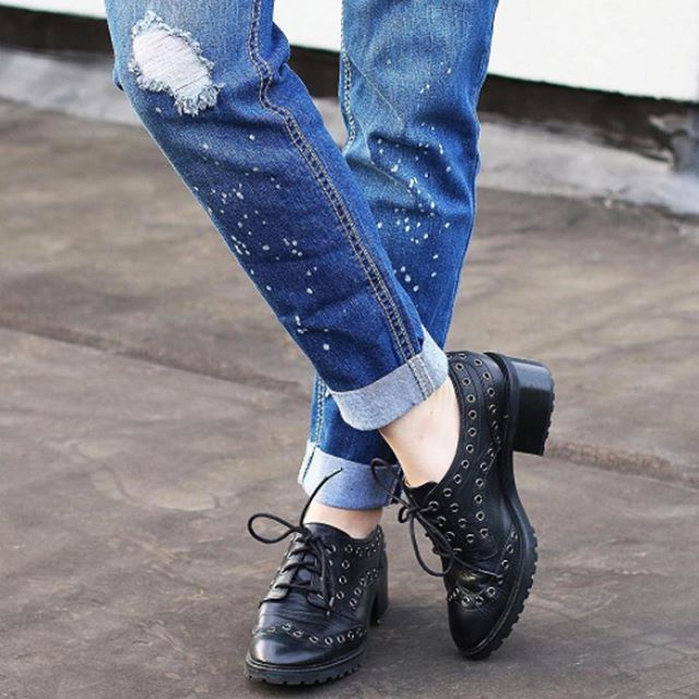 #ShoesdayTuesday featuring our 'GirlFriend Fit Rolled Ankle in Mandy' 👌🙌😍 👌🙌😍 #WallFlowerJeans #regram @carlymaddox