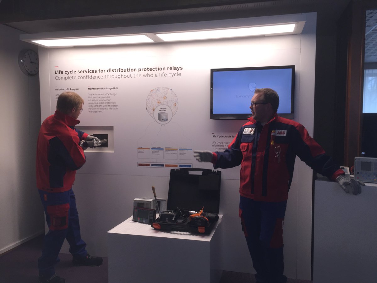 abbmedvoltage's tweet photo. Demo session on life cycle management at #ABB #DAPC2017 - exploring the time cutter https://t.co/Lb5yNZVztP https://t.co/cT2oMSyu20