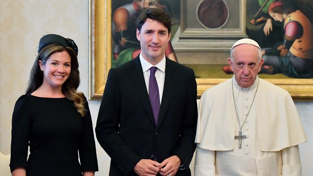 voicefmradio's tweet photo. Can we make #RestingPopeFace a thing please? π https://t.co/FC8pCMCIHS