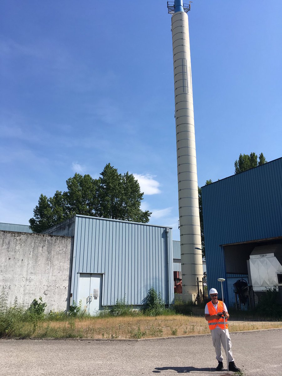 KevinNOASCONE's tweet photo. Levé point #GPS pour finaliser la mission. Précision au millimètre près. #DigitalDrone @Envisol_SSP https://t.co/tcHBoAo7zJ