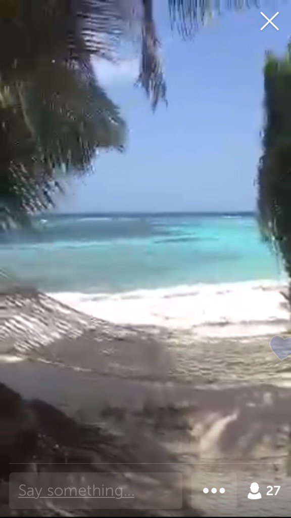 SpaceyLacey89's tweet photo. .@cloudwalkin on #Periscope: Island life mon https://t.co/QPnhZam00x #vaystay #brittlfe https://t.co/jVbAFu8Szd