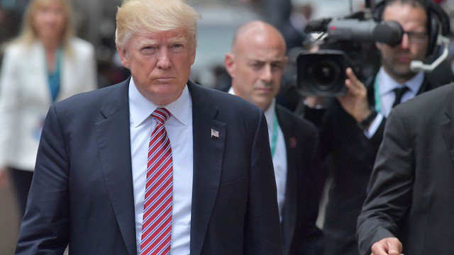 thehill's tweet photo. Trump White House communications director abruptly resigns https://t.co/uT6MzRETpd https://t.co/QXbpJ0TRIS