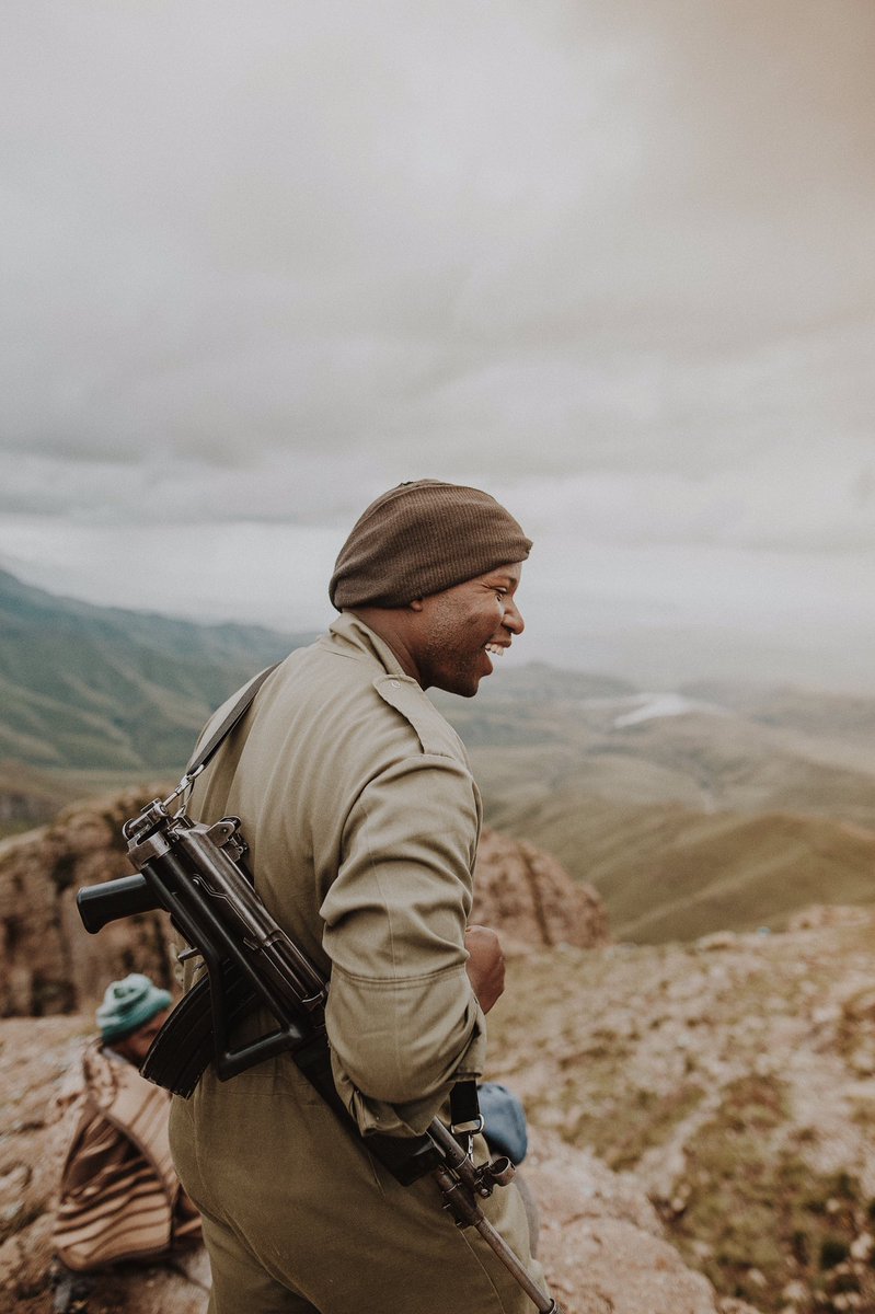 mrollieali's tweet photo. The time I bumped into a group of armed soldiers at the top of the Drankesberg mountains and they let me take their photos ๐ธ https://t.co/Ajw3xt5xGe
