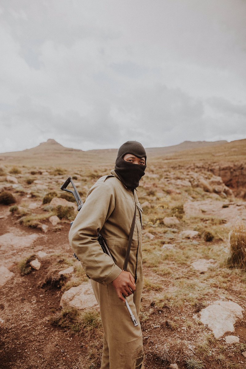 mrollieali's tweet photo. The time I bumped into a group of armed soldiers at the top of the Drankesberg mountains and they let me take their photos ๐ธ https://t.co/Ajw3xt5xGe