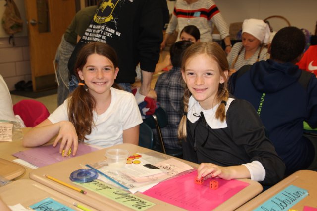 WCSDProud's tweet photo. More photos from @StateRdWCSD Homespun Day! #oldtimegames #quillingnottobeconfusedwithquilting https://t.co/WYsi46O9lC
