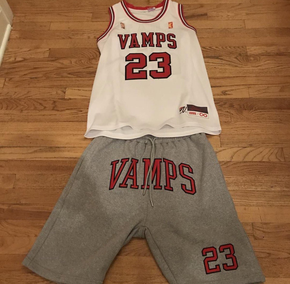 vl_clothing's tweet photo. Summer is here. Shop: https://t.co/nmdSD0Qzyc @jimjonescapo https://t.co/TMHgDBqyFY
