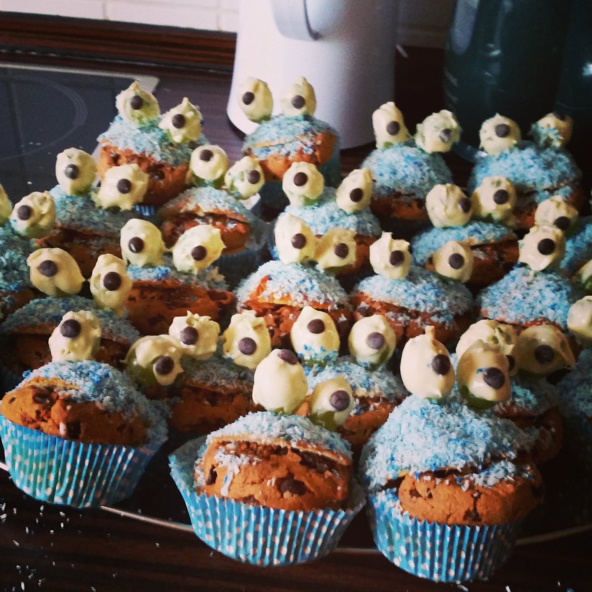 MiniBackmonster's tweet image. Danke Hitze, meine armen Krümelmonster sind geschmolzen 😣 aber wenigstens schmecken sie 
#Krümelmonster #DankeSommer