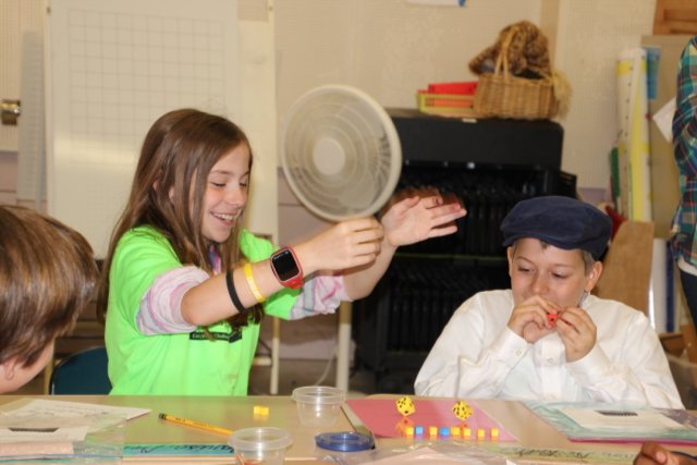 WCSDProud's tweet photo. More photos from @StateRdWCSD Homespun Day! #oldtimegames #quillingnottobeconfusedwithquilting https://t.co/WYsi46O9lC