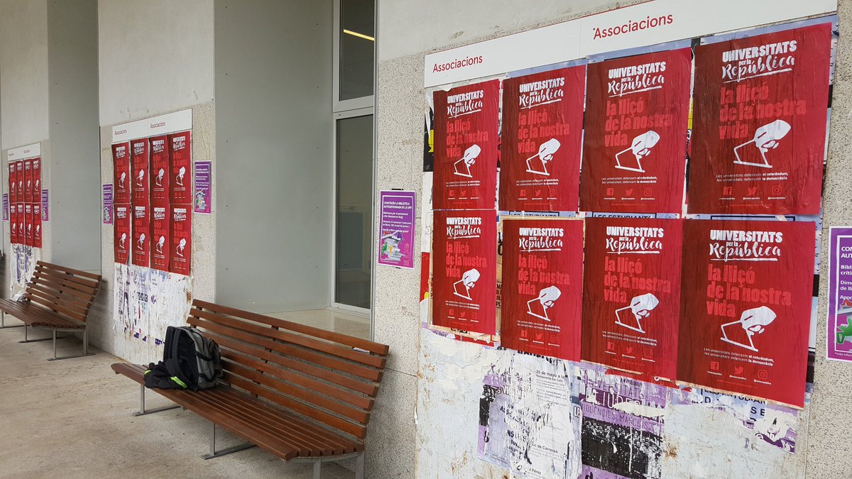 SEPC_Ciutadella's tweet photo. Agitem el campus Ciutadella pel #referèndum! A les universitats també volem #DataiPreguntaAra! https://t.co/YAIeQu6hv7