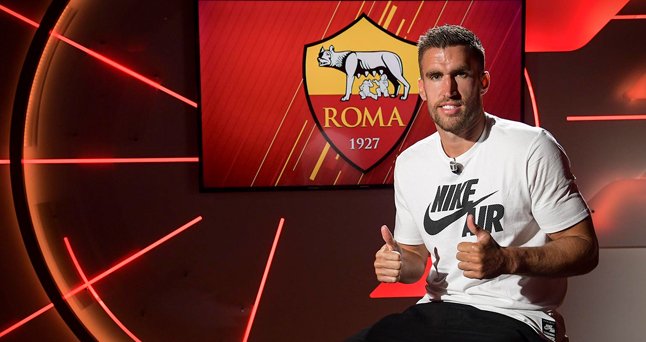 SomosdelaRoma's tweet photo. #Strootman: "Nuestro objetivo era la Champions pero queremos ganar algo el próximo año" https://t.co/CVWAgZrcAt | #asroma #Strootman2022 https://t.co/cY73QcX1Of