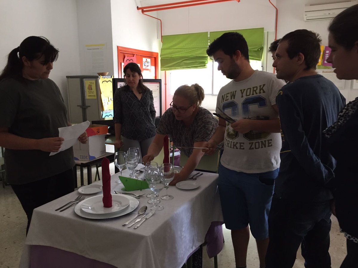 CruzRojaNovelda's tweet photo. Curso #Integrem financiado #Servef Servicio Restaurante  #CruzRoja #Novelda https://t.co/zCpv7D1rKn https://t.co/lMx5C8O7td