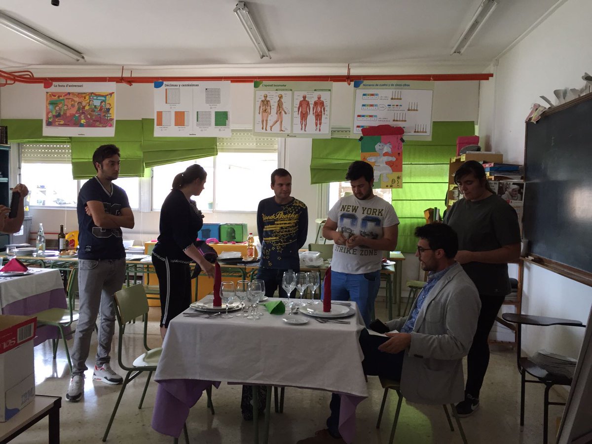 CruzRojaNovelda's tweet photo. Curso #Integrem financiado #Servef Servicio Restaurante  #CruzRoja #Novelda https://t.co/zCpv7D1rKn https://t.co/lMx5C8O7td