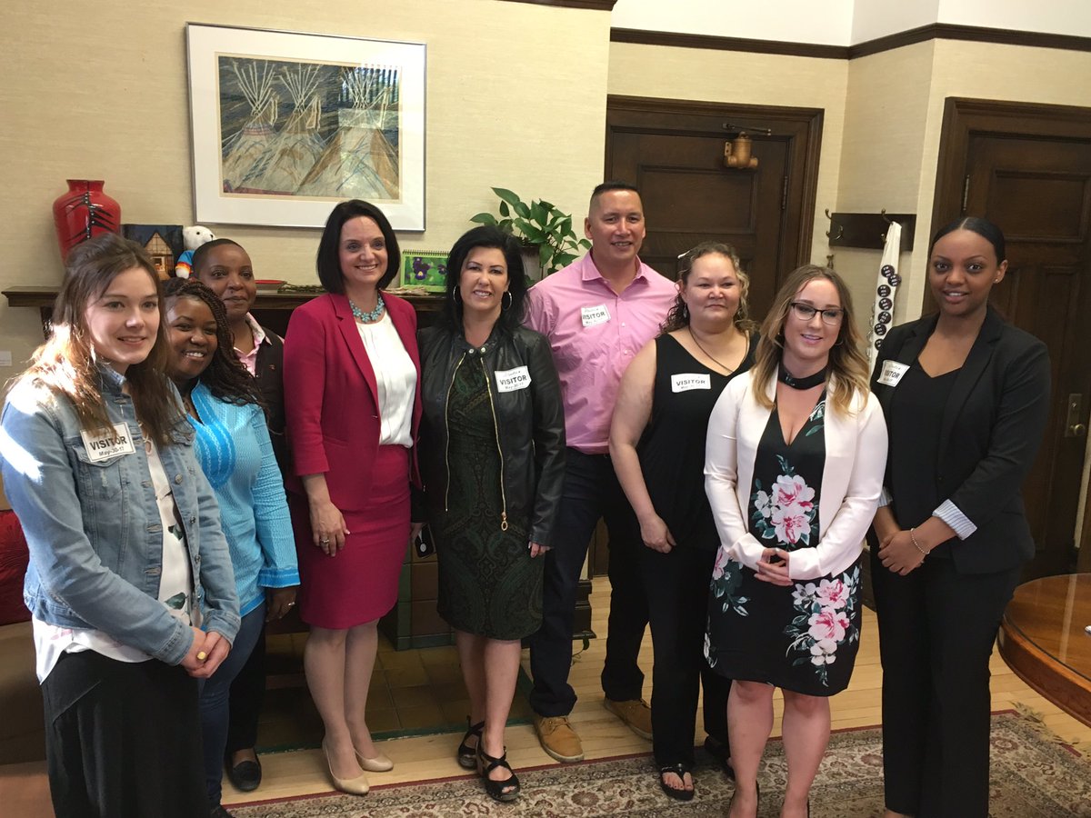 DanielleLarivee's tweet photo. Had a great chat with current &amp; future social workers from @NorQuest this morning. Let's work together to better support children &amp; families https://t.co/w5FS039jK8