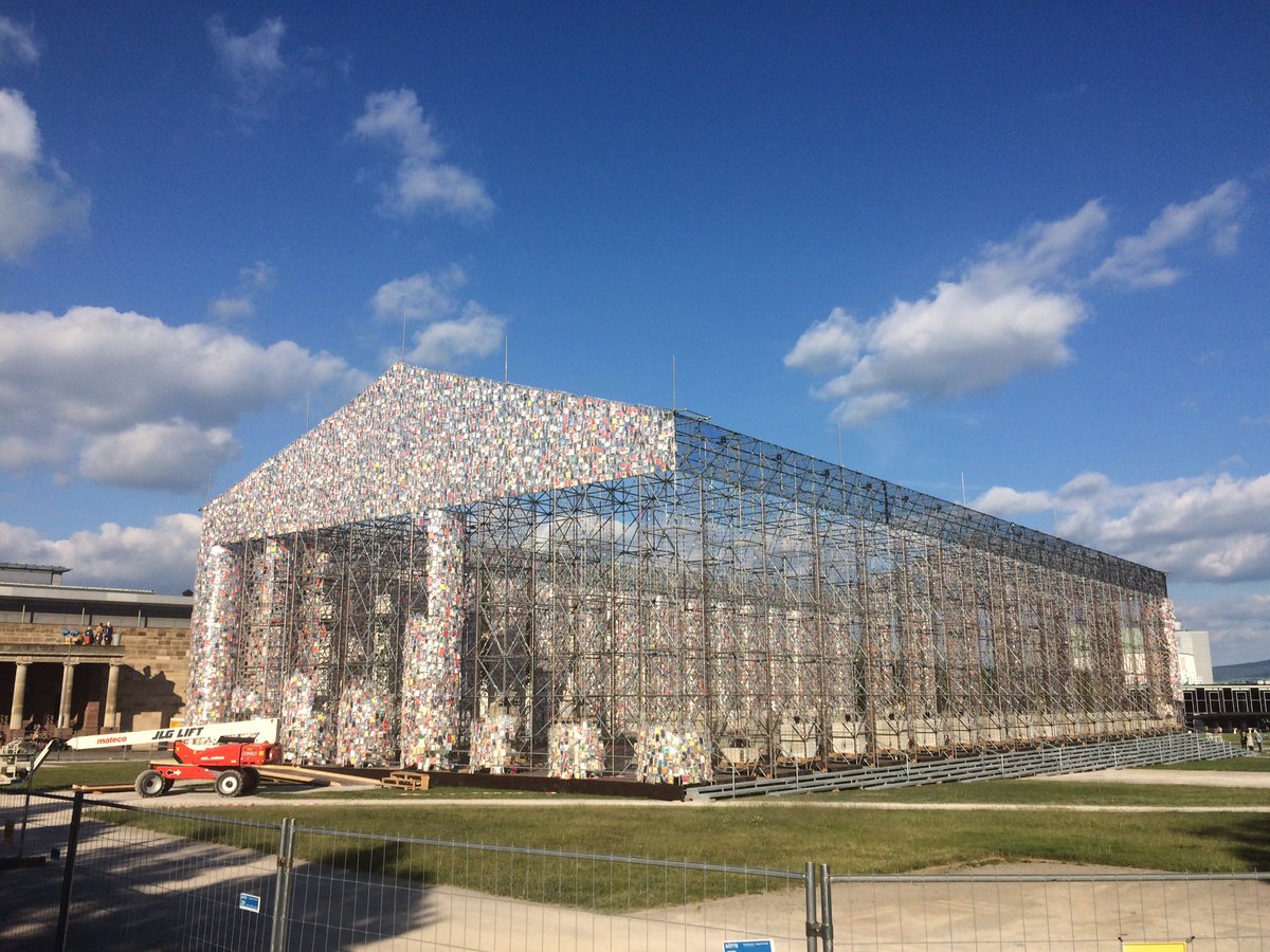 NA_fund's tweet photo. #MartaMinujín a débuté son projet #ParthenonOfBooks soutenu par #NAFund pour la #documenta14 le 08/06/17 à Cassel https://t.co/GGe5ifKTd6 https://t.co/ijXfGFrm2I