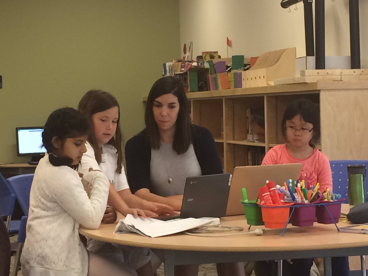 MmeSamuel's tweet photo. Chatting + learning w/ students in #miniconferences on ancient civ and First Nations in early Canada. Love getting to hear their inquiries! https://t.co/iUkB1KzjrZ