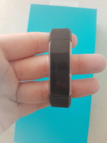 samhsu_'s tweet photo. Rest in piece.. My Fitbit.. Just got it for 2 months and won't turn on :( @fitbit @FitbitSupport https://t.co/8PqnoBTeiM