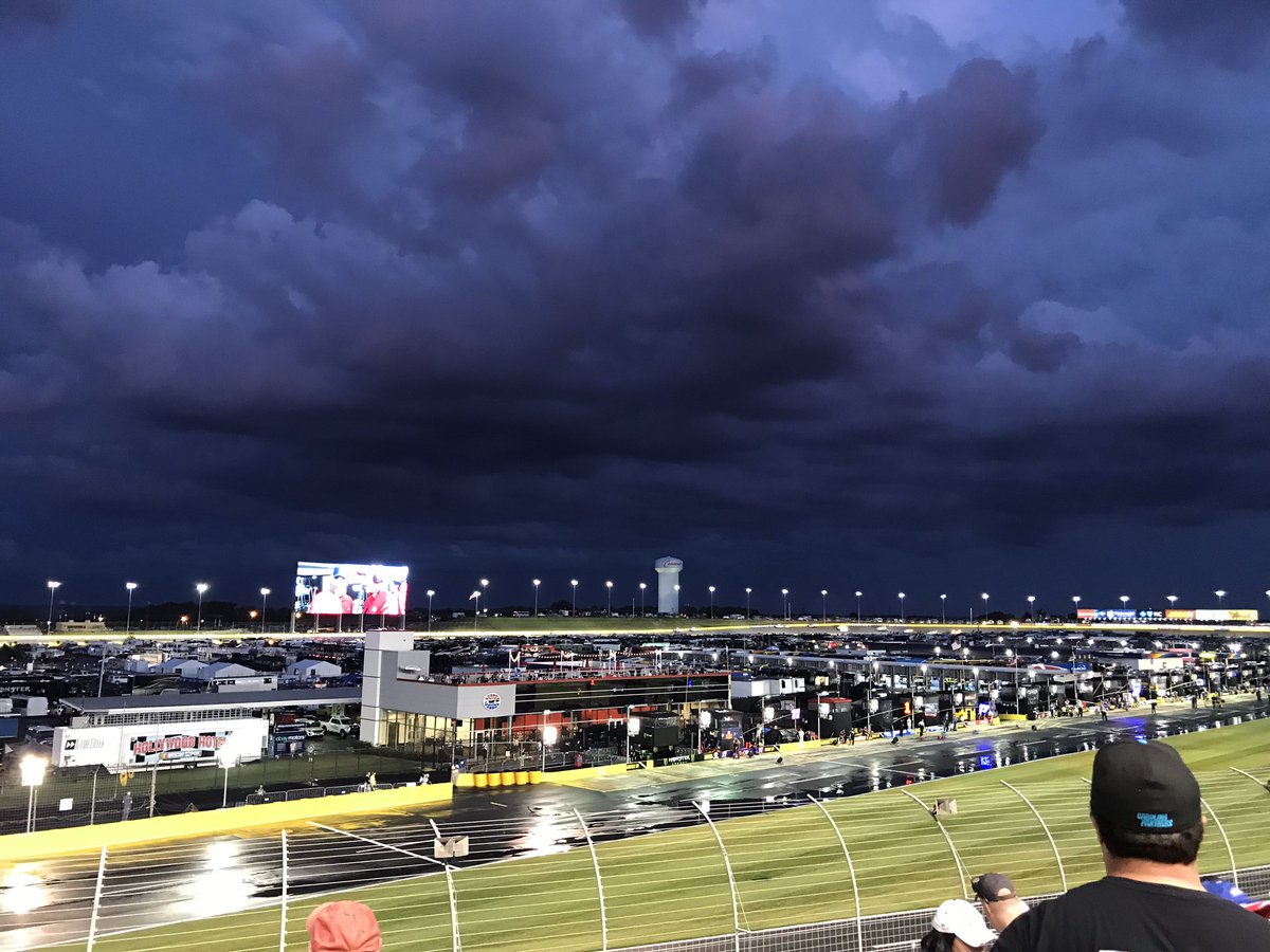 JabninersJavier's tweet photo. #nascarfoxsports #NASCARAmerica #NASCARAfterDark #MemorialWeekend2017 #MonsterEnergy @NASCAR @NASCARNation @CLTMotorSpdwy https://t.co/H3wew5y0oz