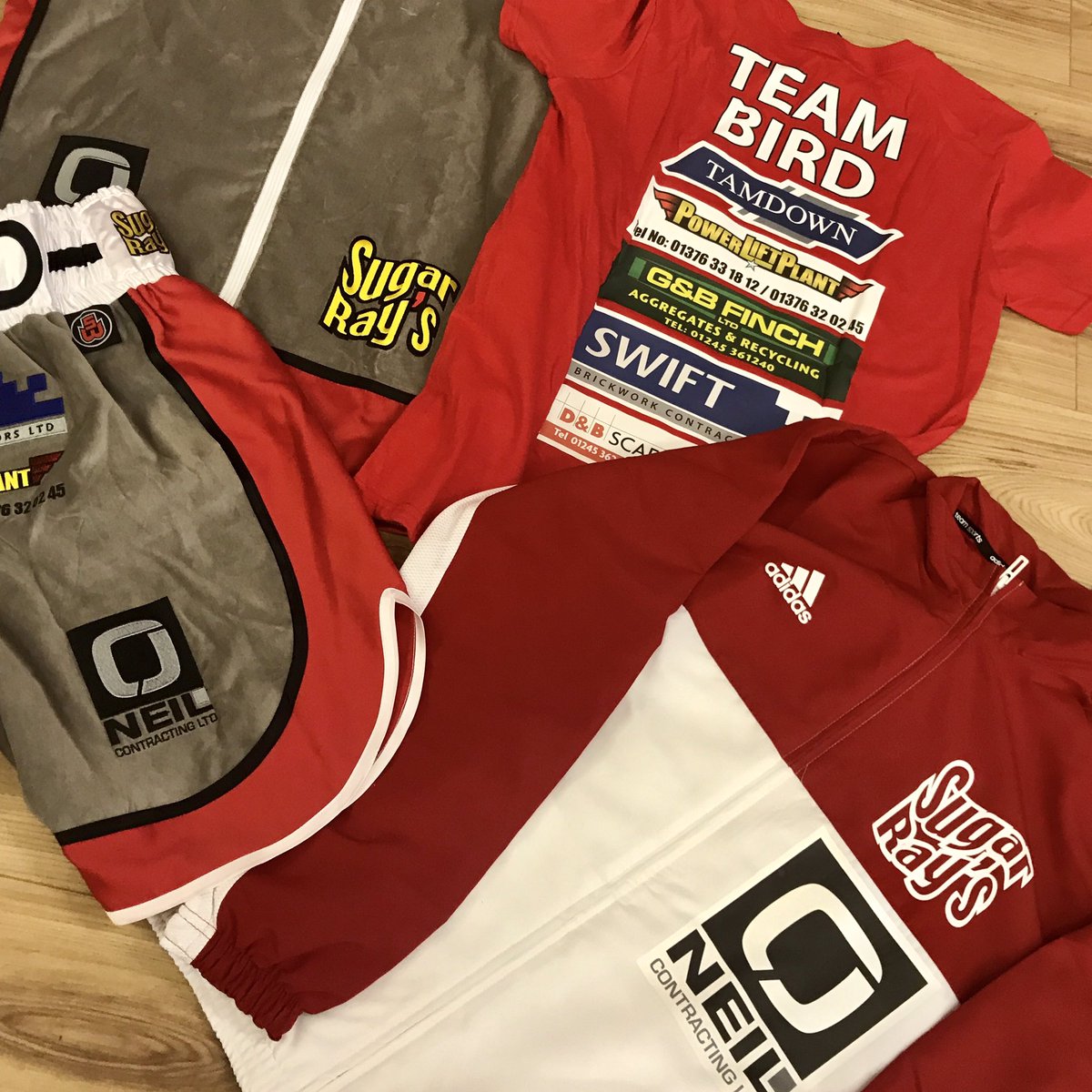 sugarrays's tweet image. Unreal custom-made kit for @BoxerBilly fight in a few weeks! Good luck, you'll smash it 👊🏼👊🏼
#TrainHardFightEasy #TeamBird