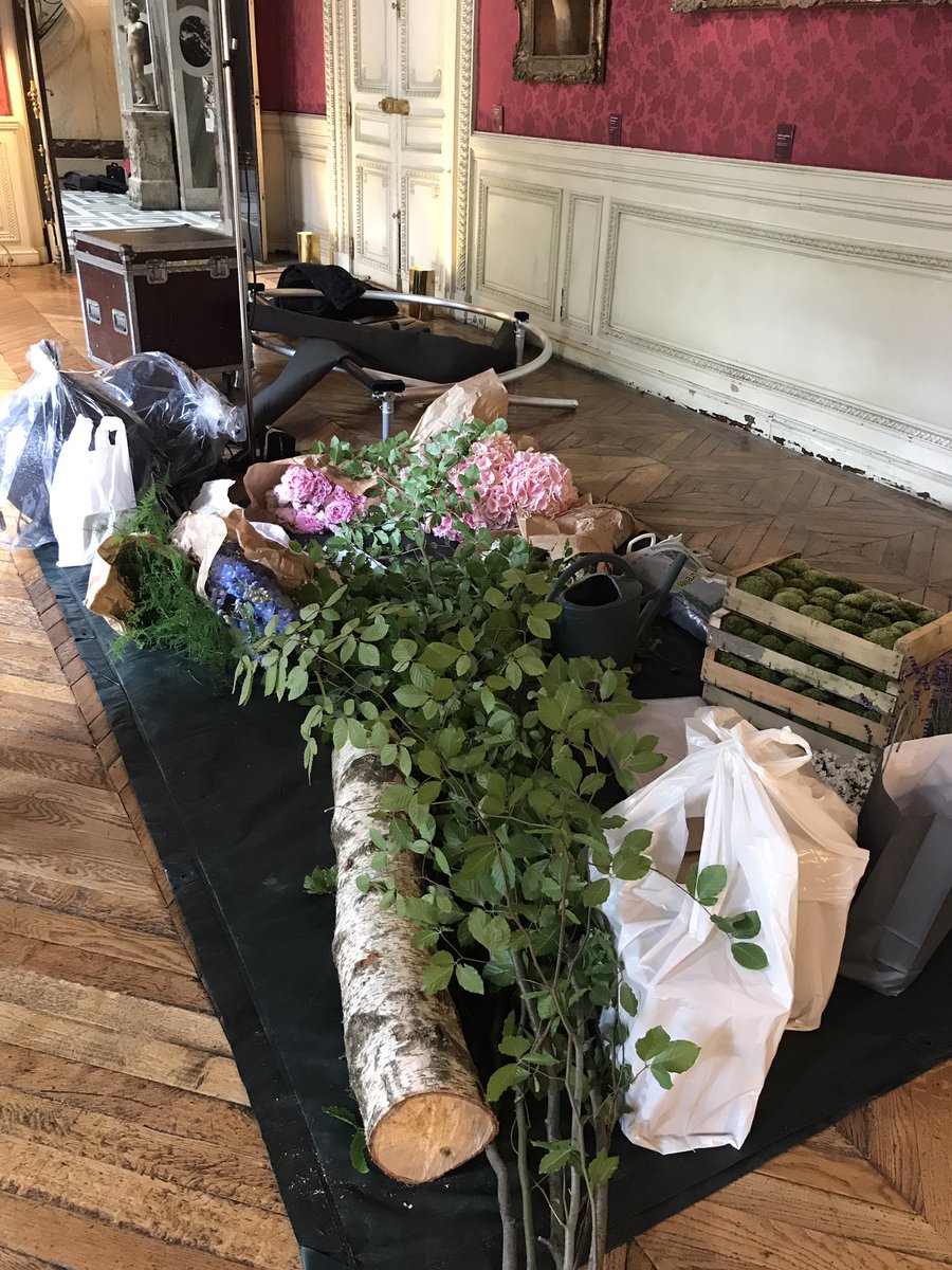 saveursdetoiles's tweet photo. Top départ : le montage du 1er KISS by #Saveursdetoiles au musée @jacquemartandre pour la soirée Série Limitée @LesEchos #paris #traiteur https://t.co/0mUEk66fwl