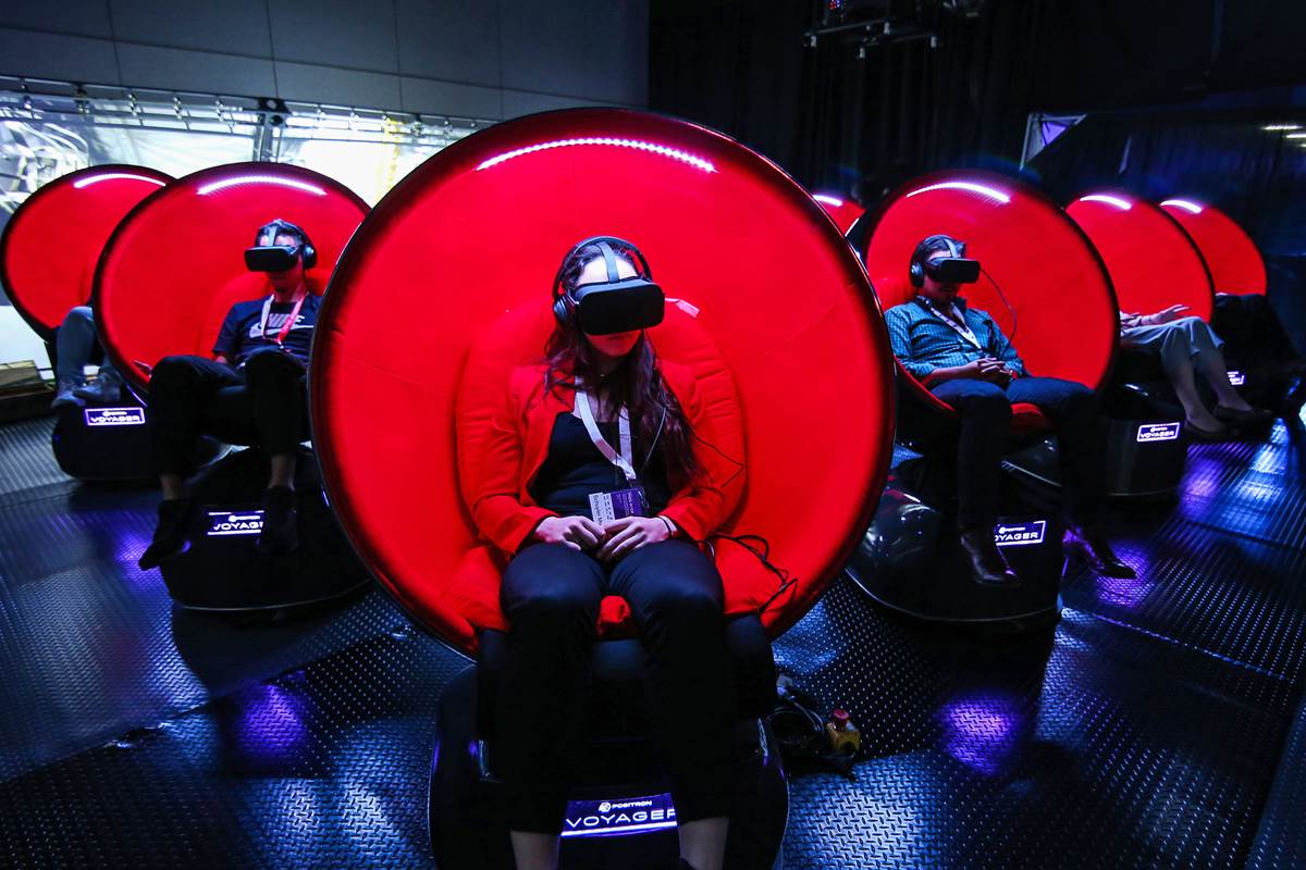 NBCNews's tweet photo. New VR technology lets you experience a plane crash with Tom Cruise and "The Mummy" costars https://t.co/yYaSa8bosF via @NBCNewsMACH https://t.co/RSvvA8ALzR