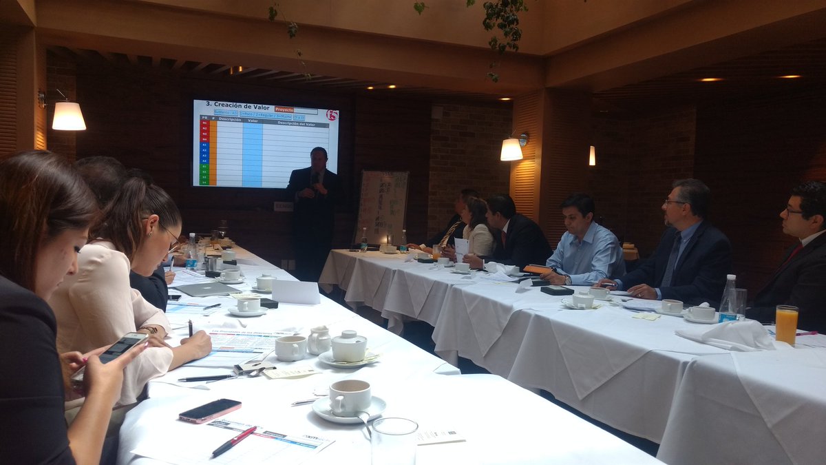 oxmtech's tweet photo. "Lo importante para mí, no es importante para ustedes" #2CoachingTecnológico #OXMTech https://t.co/eeh4yfSTkt