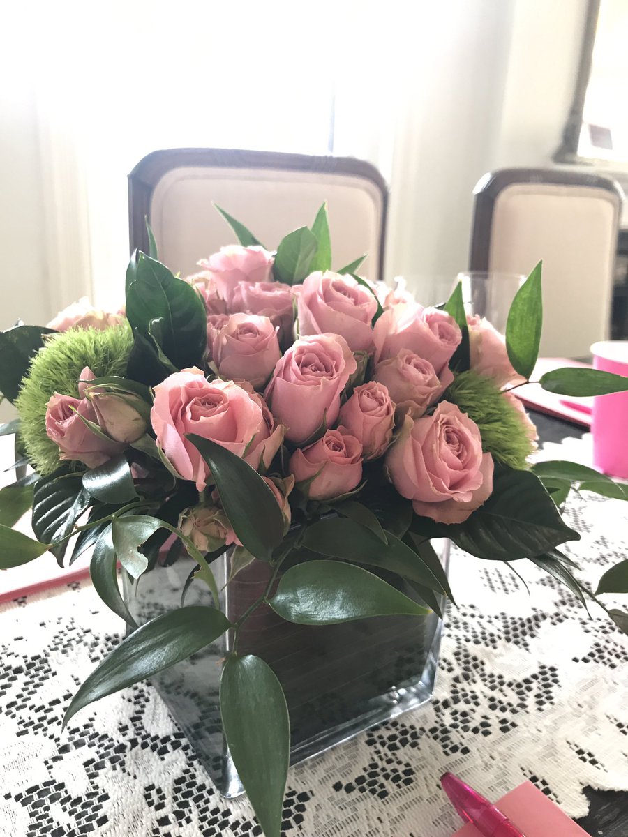 Pretty in pink.

#roseallday #winesofprovence #momentrose #TuesdayMotivation