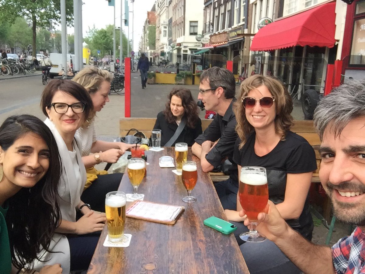 EelcoKaper's tweet photo. Good Times after day1 #EffectiveDataCommunication @evergreendata @GraphicHunters https://t.co/gUUpN0hhdb
