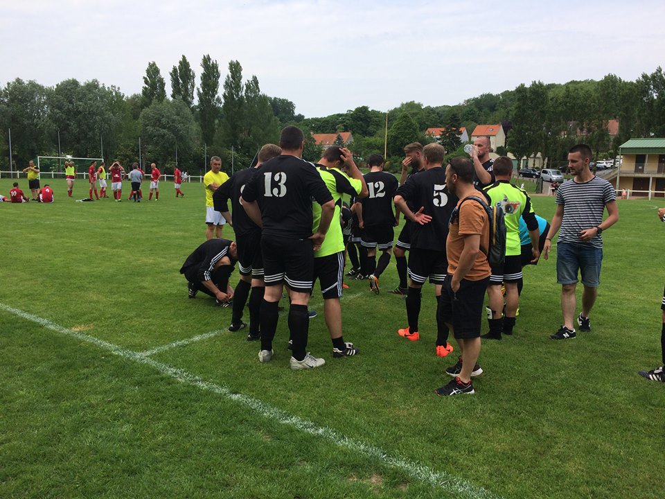 IsquesFC's tweet image. "On est en finale!!!" Rdv le 17/06 contre #Conchil pour la finale de la coupe #Ricoh N'oubliez pas de venir voir les anciens du #RCL le 3/06