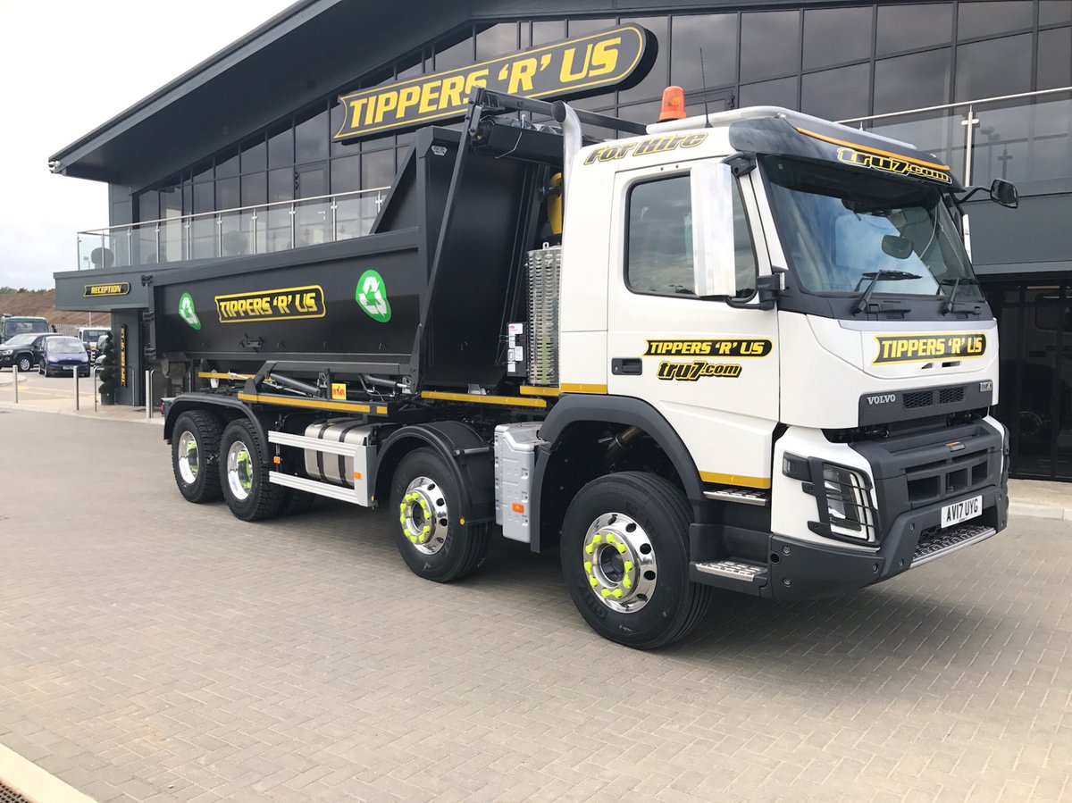 Another new <a href="/Volvo/">Volvo-fan</a> Trucks UK hook loader for the #tipperteam tru7.com