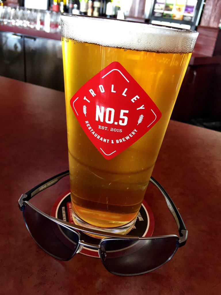 GWellborn's tweet photo. Just about to enjoy a @Trolley_5 First Crush WIPA and Crush my first ball at #lakesidegreens today #yycgolf https://t.co/WjCWKuGUhq
