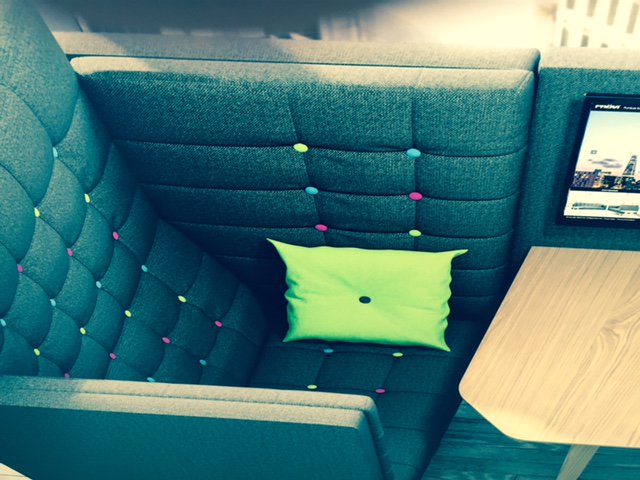 CompassFurnitur's tweet image. Sunny days in Clerkenwell with #cdw2017