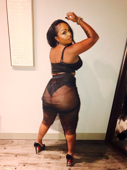 Snack 🍫🍫 what you guys think ?💋🤔😘#memorialdayweekend #dallas #texas #latina #ebony #curves https://t<a href="/tag/memorialdayweekend"class="tags">#memorialdayweekend</a><a href="/tag/texas"class="tags"><span>#texas</span></a><a href="/tag/curves"class="tags"><span>#curves</span></a><a href="/tag/dallas"class="tags"><span>#dallas</span></a><a href="/tag/ebony"class="tags"><span>#ebony</span></a><a href="/tag/latina"class="tags"><span>#latina</span></a>