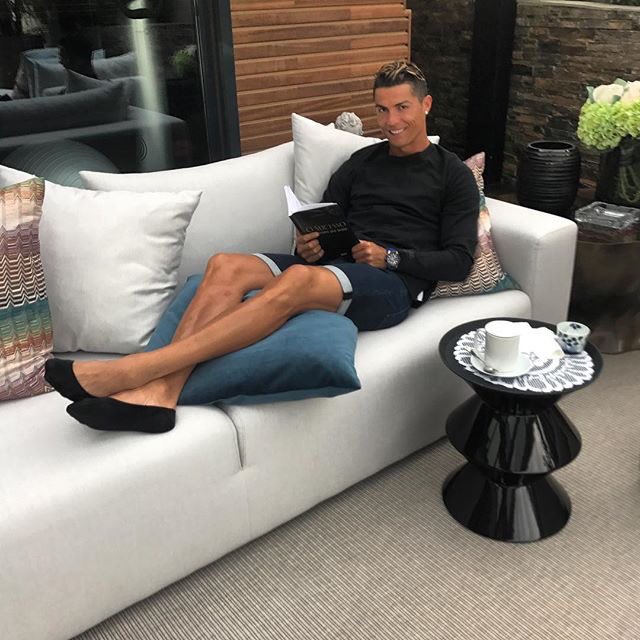 Ronaldo Sipping / Drinking