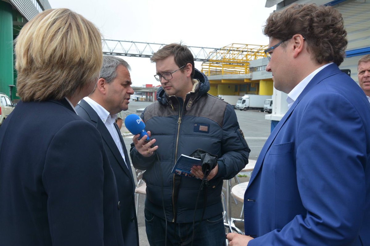 F_Chochois's tweet photo. Merci à @xavierbertrand d'être venu soutenir ma candidature. Nous portons haut l'étendard d'une France au travail. #MajoritéPourLaFrance https://t.co/KtB8jtJnN9