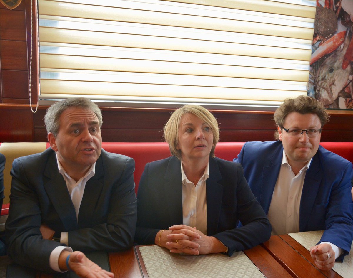 F_Chochois's tweet photo. Merci à @xavierbertrand d'être venu soutenir ma candidature. Nous portons haut l'étendard d'une France au travail. #MajoritéPourLaFrance https://t.co/KtB8jtJnN9