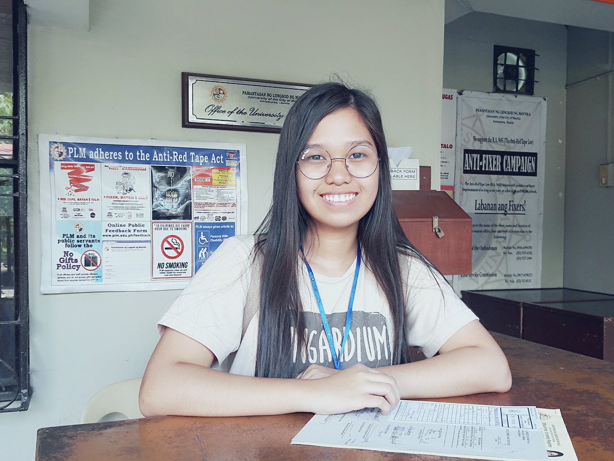 KriznnaTamunda's tweet photo. And finally got the thing we came back to school for. #TranscriptOfRecords ๐โ HAHAHA https://t.co/TXUUtqeX2A